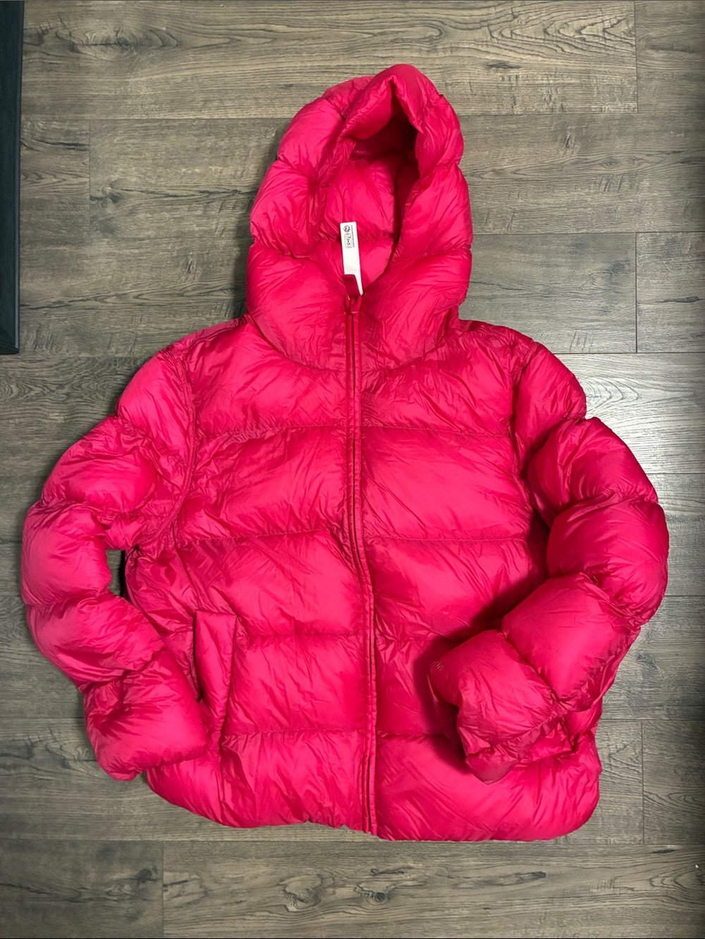 Lululemon Featherweight 900-Down-Fill Puffer Jacket
Passionate Large EUC